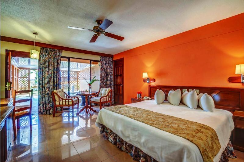 Le Grand Courlan Spa Resort Adults Only Black Rock Bagian luar foto